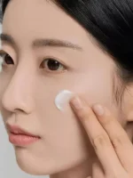 Centella Tone Brightening Capsule Cream 75mL Skin1004 - Imagen 3