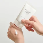 Centella Tone Brightening Capsule Cream 75mL Skin1004 - Imagen 2