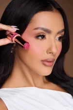 Blush Stick Flawless Stay Tono "Fuchsia Thoughts” Beauty Creations - Imagen 3