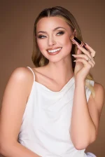 Contour Stick Flawless Stay Tono "Taupe "Beauty Creations - Imagen 3
